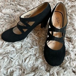 Life Stride black heels